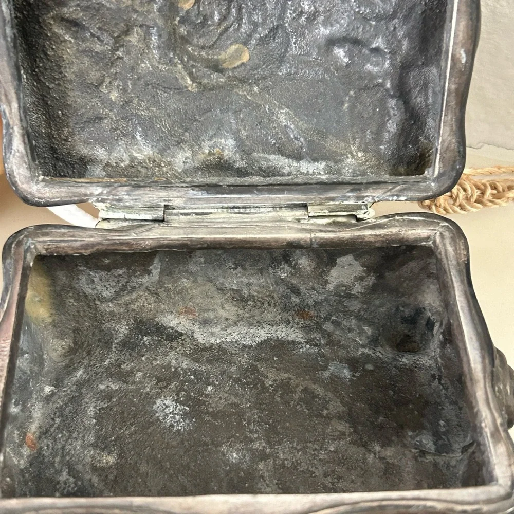Roger’s Silverplate Co. Floral Roses Jewelry Trinket Box. 3 1/2” H. Vintage